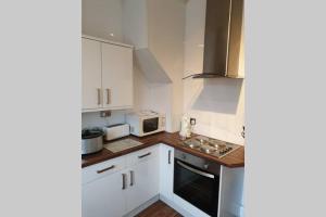 South Shields Hidden Gem Garnet 3 Bedroom Apartment sleeps 6 Guests