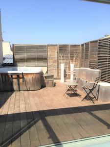 Appartements PEACE&LOFT: JACUZZI & TERRASSE : photos des chambres