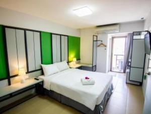 Regent Ngamwongwan Hotel