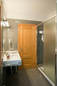 Standard Double Room with Extra Bed room in Hotel Victor
