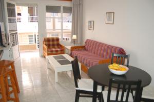 APARTAMENTOS LOS LAURELES