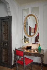 Manoir Des Arts Hotel