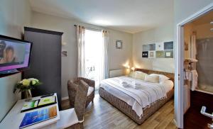 Hotels Logis Hotel La Chaize : photos des chambres