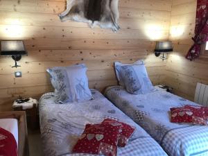 Chalets Chalet de la Royotte - Sauna & SPA : photos des chambres