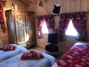 Chalets Chalet de la Royotte - Sauna & SPA : photos des chambres