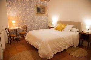 Double Room with Private Bathroom room in Casa Rural Priorato San Martín