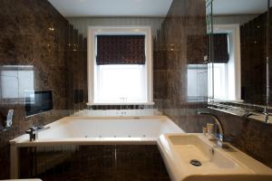 Superior Luxury Spa - The Homefield Suite