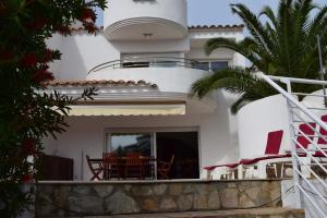 Casa con amarre y piscina privados ref 306