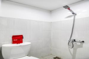 RedDoorz Syariah near Galeria Mall Yogyakarta