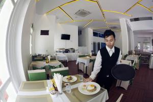 Virtue Highland Hotel