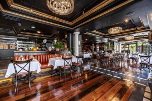 303 The Signature, De Waterkant