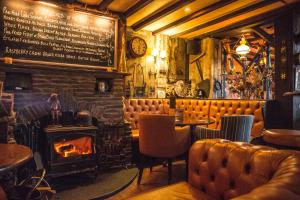 The Pickwick Inn & Olivers Restaurant