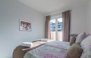 Apartment Bella with Balcony