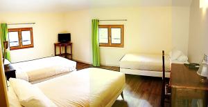 Hotels Le Prieure : Chambre Triple