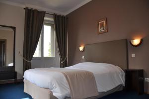 Hotels Hotel-Restaurant A La Couronne : photos des chambres