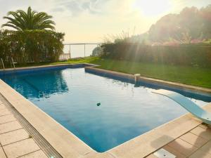 Villa with Private Pool room in Paris