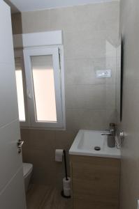 Moderno,tranquilo, entrada autónoma y fácil aparcamiento.