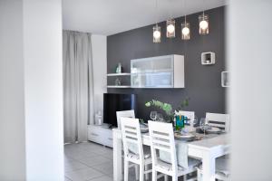 Deluxe Triplex Antea