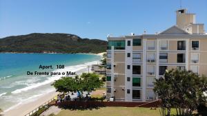 Apartamento 108 - de Frente para o Mar dos Ingleses - Pé na Areia - 4 Pessoas