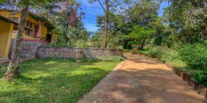 amã Stays & Trails, Rare Earth Estate