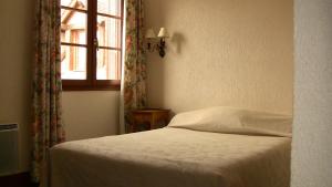 Hotels Auberge Des Potiers : Chambre Double