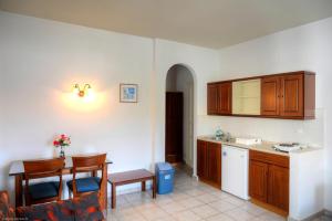 Studio with Garden View (3 Adults)