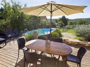 Maisons de vacances Detached house with private pool 4 km from the medieval town of Brignoles : photos des chambres