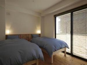 Guesthouse Hyakumanben Cross