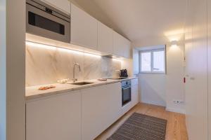 Lisbon Home With Castle View by LovelyStay