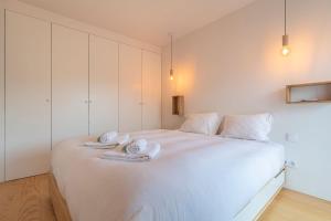 LovelyStay - Lisbon Home With Castle View