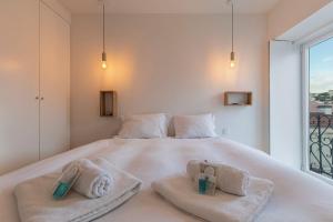 LovelyStay - Lisbon Home With Castle View