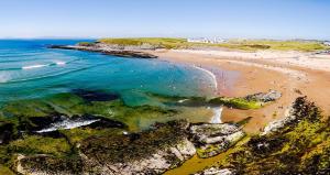 Luxury Penthouse Apartment overlooking Main Beach