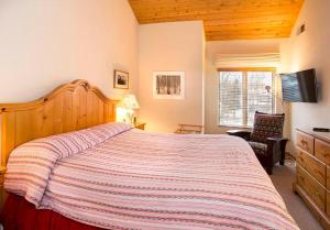 One-Bedroom Apartment room in Snowcreek #630 (Phase 4)