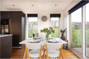 Honeyhurst Lodge, Strawberryfield Park