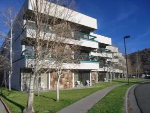 GetAways at Park Regency Resort - Brighton