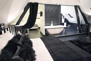 B&B / Chambres d'hotes Aux 5 Sens : Suite de Luxe 2