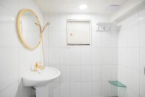 Huayuanhouse HQ in hongdae