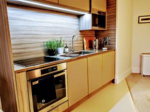 Cocoa Isabella - River fronted with secure parking