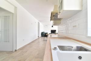 Villa Olivia - Jasenice, with swimming pool and jacuzzi