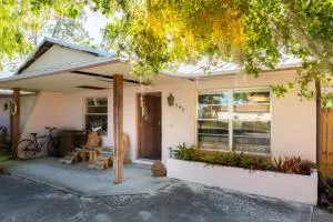 Home by Beach 6 - Beachwalk - Vanderbilt Beach Estates