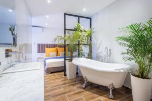 Best for group, 5 min from medina