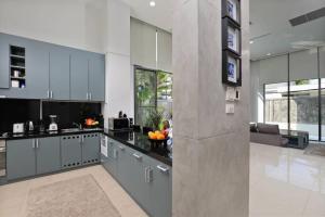 3 bed beachfront modern house in Kata Noi