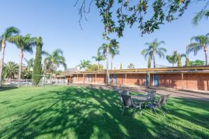 Billabong Motel
