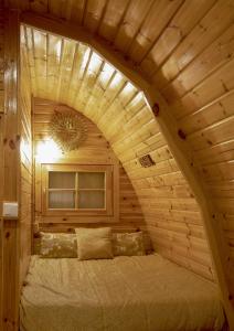 The Gold Pod, relax and enjoy on a Glamping house
