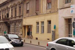 Stunning 2 Bedroom Duplex Apartment, City central