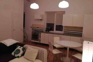 Stunning 2 Bedroom Duplex Apartment, City central