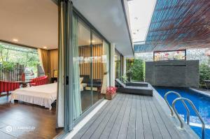 FLAMINGOS Villa Happy BT