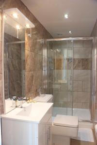 Deluxe Double Room with Balcony room in 81 The Prom