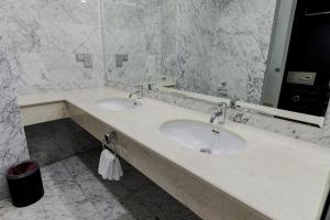 Blue Arch - Luxury Serviced Apartment in Central Saigon