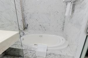 Blue Arch - Luxury Serviced Apartment in Central Saigon